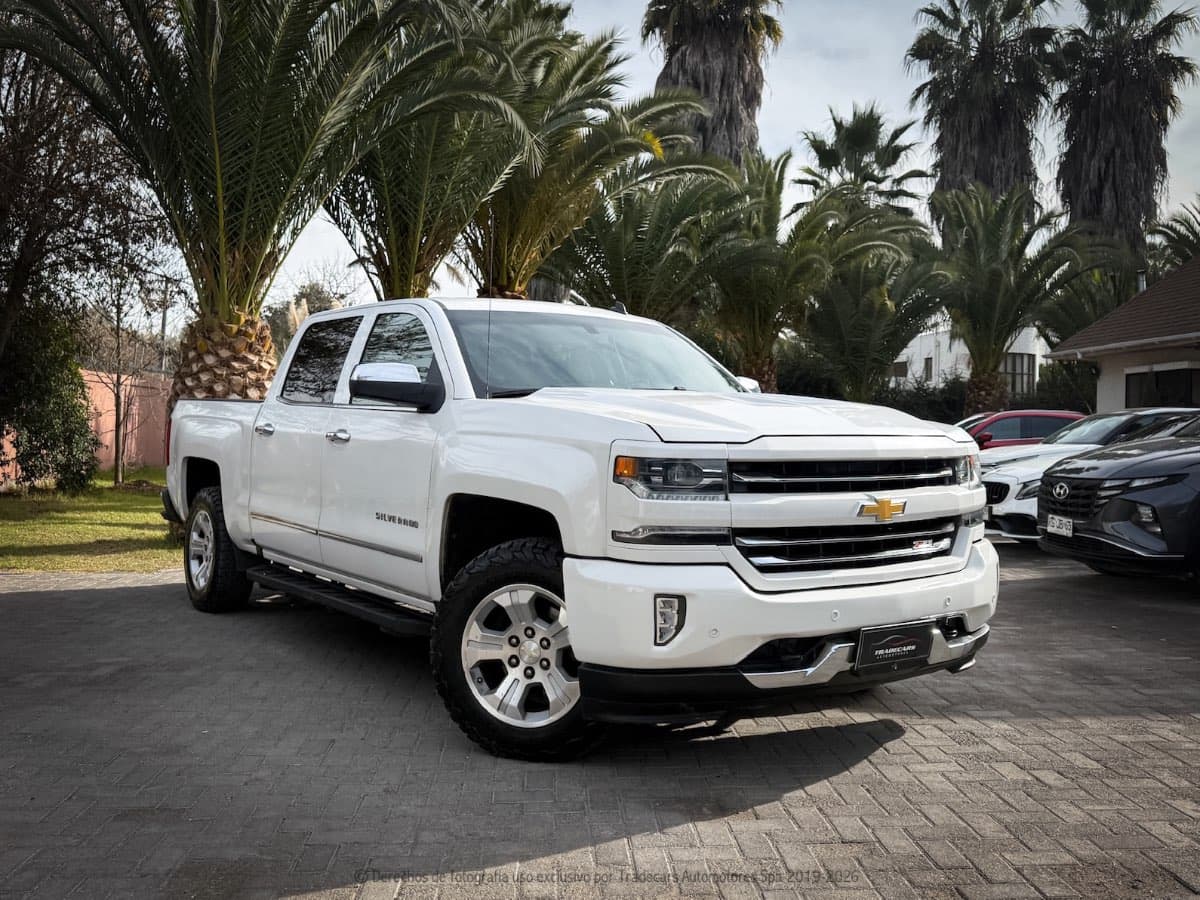 Chevrolet SILVERADO 2018 (1/15)